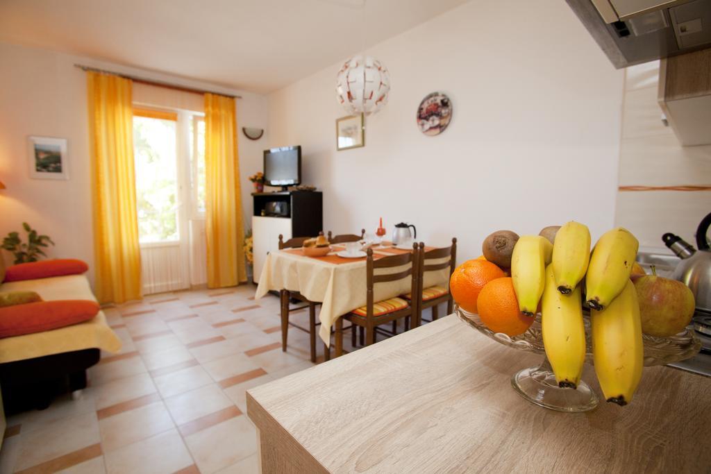Apartments Marija Врбник Экстерьер фото